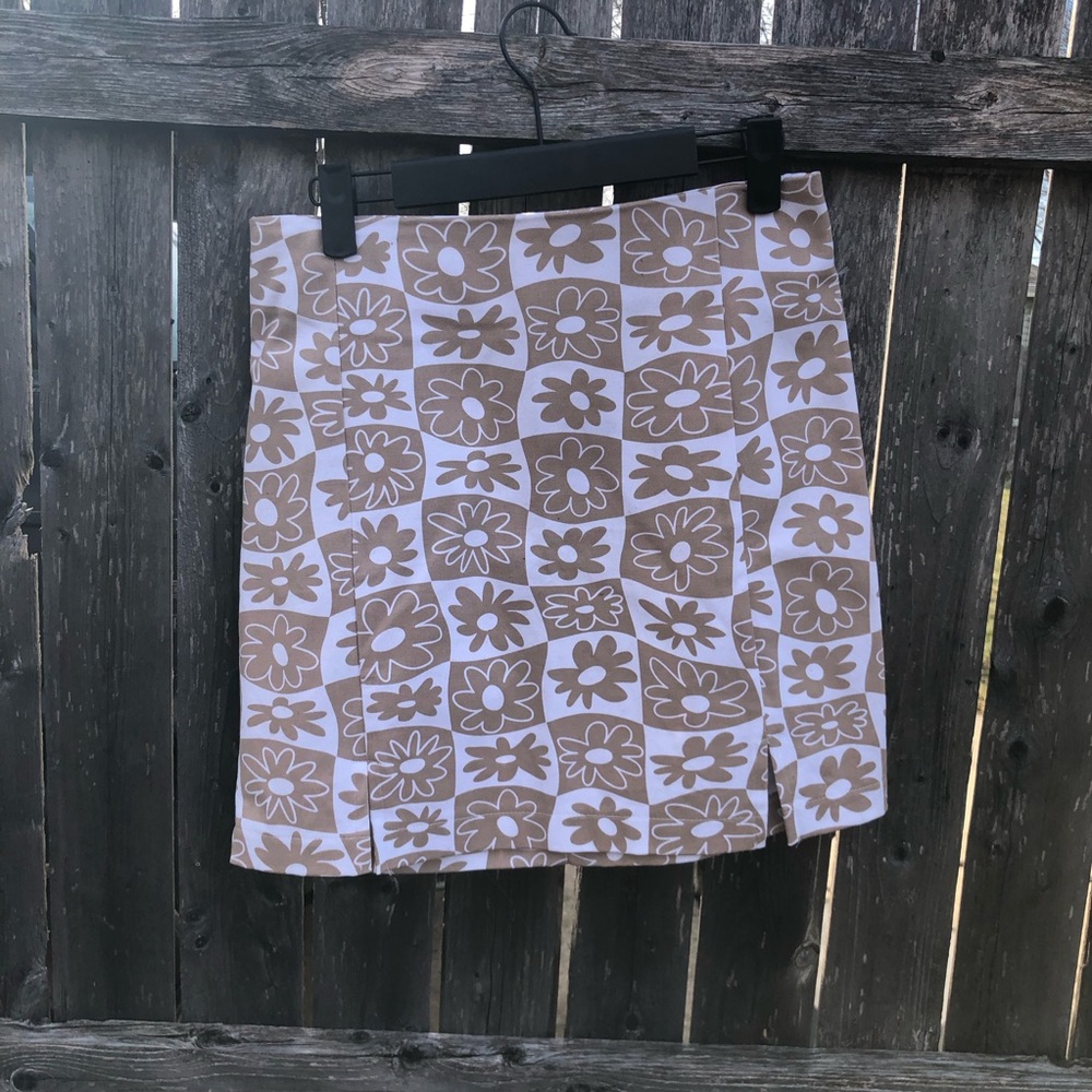 love on a hanger Brown & White Floral Check Mini Skirt